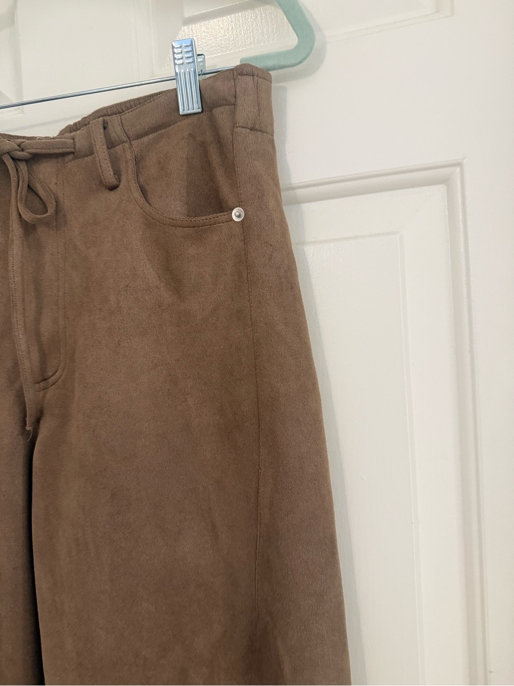 LIONESS Dusty faux suede pants slight barrel - Picture 12 of 14
